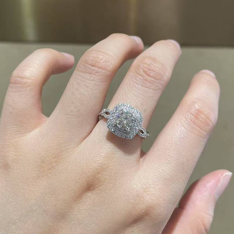 扭臂双层圆包Women's RingS925银镀白金定制选款Moissanite1.0ct/副石高碳钻